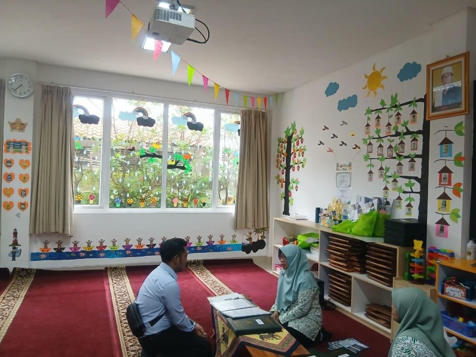 D:\Data Baru TPQ\PENILAIAN AKHIR SEMESTER GANJIL TAHUN PELAJARAN 20252026\FOTO DAN VIDEO PAS I\WhatsApp Image 2025-12-18 at 07.41.43.jpeg